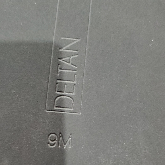 Delta Blayke White Sandals with Crisscross Straps and Dark Sole - Picture 10 of 11